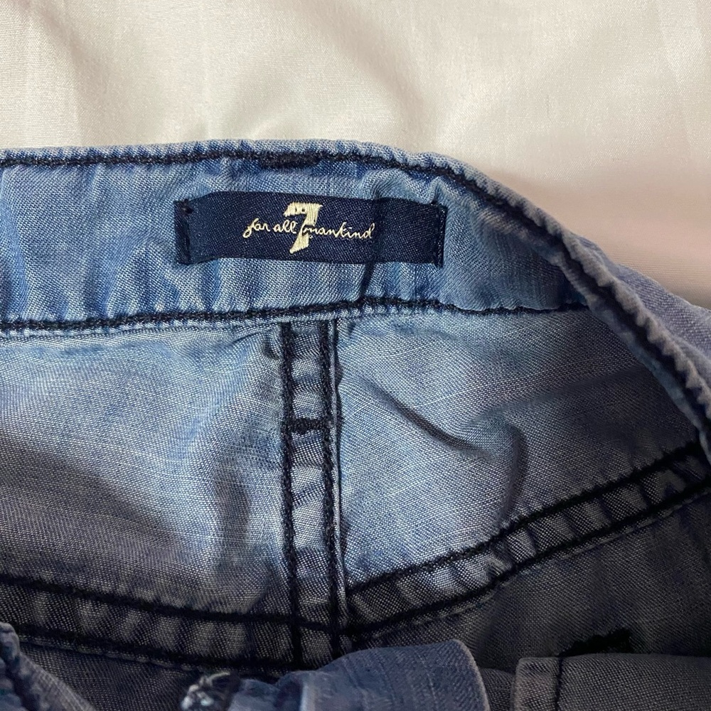 7 For All Mankind pleated shorts light denim Shorts Size 28” Waist - Picture 6 of 10